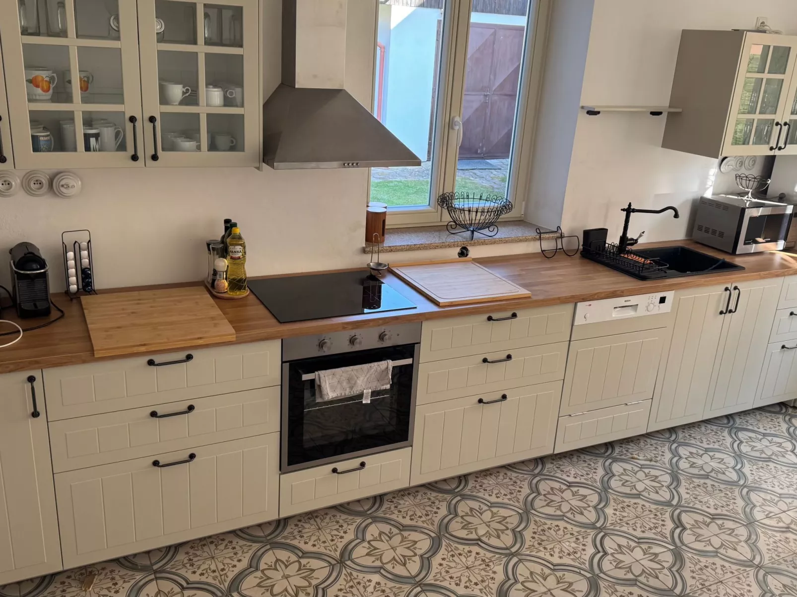 Mit Terrasse - Drinnen