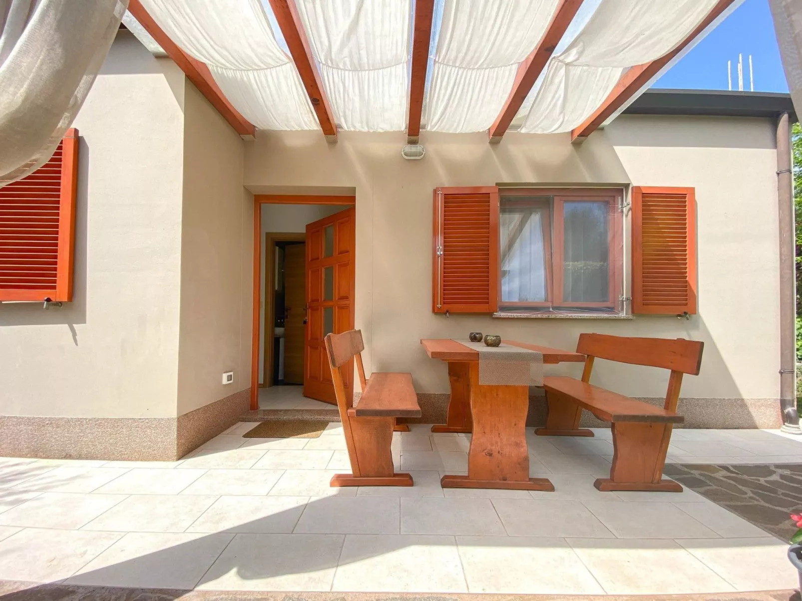 "Timea 2" mit Terrasse-Draußen