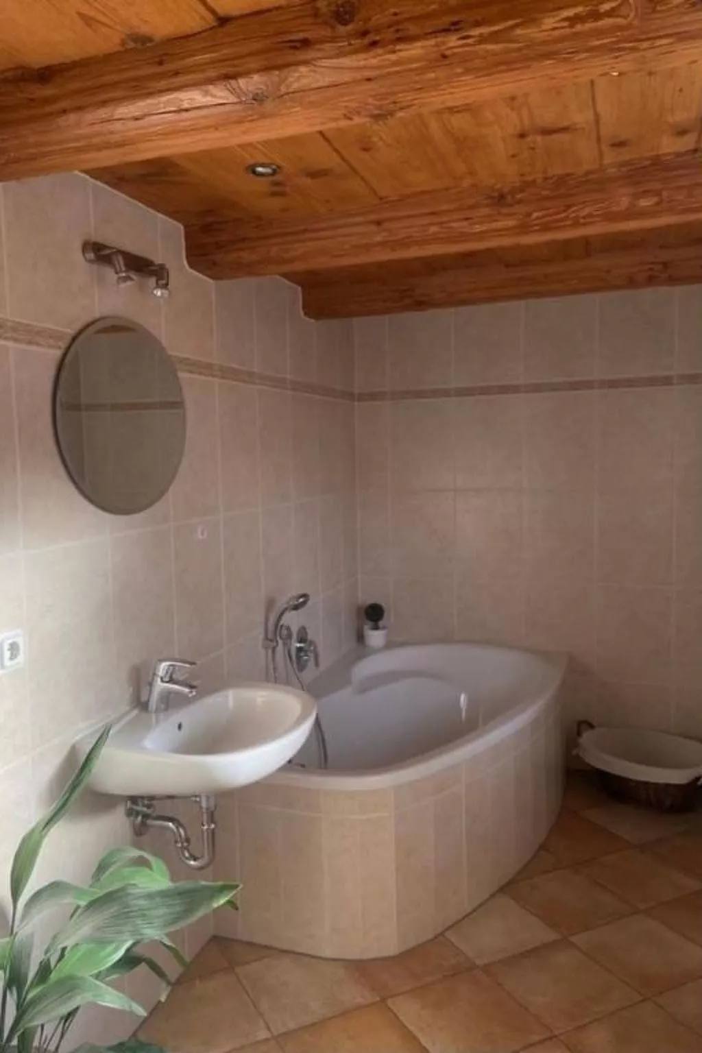 Mit Blick auf das Wasser-Inside