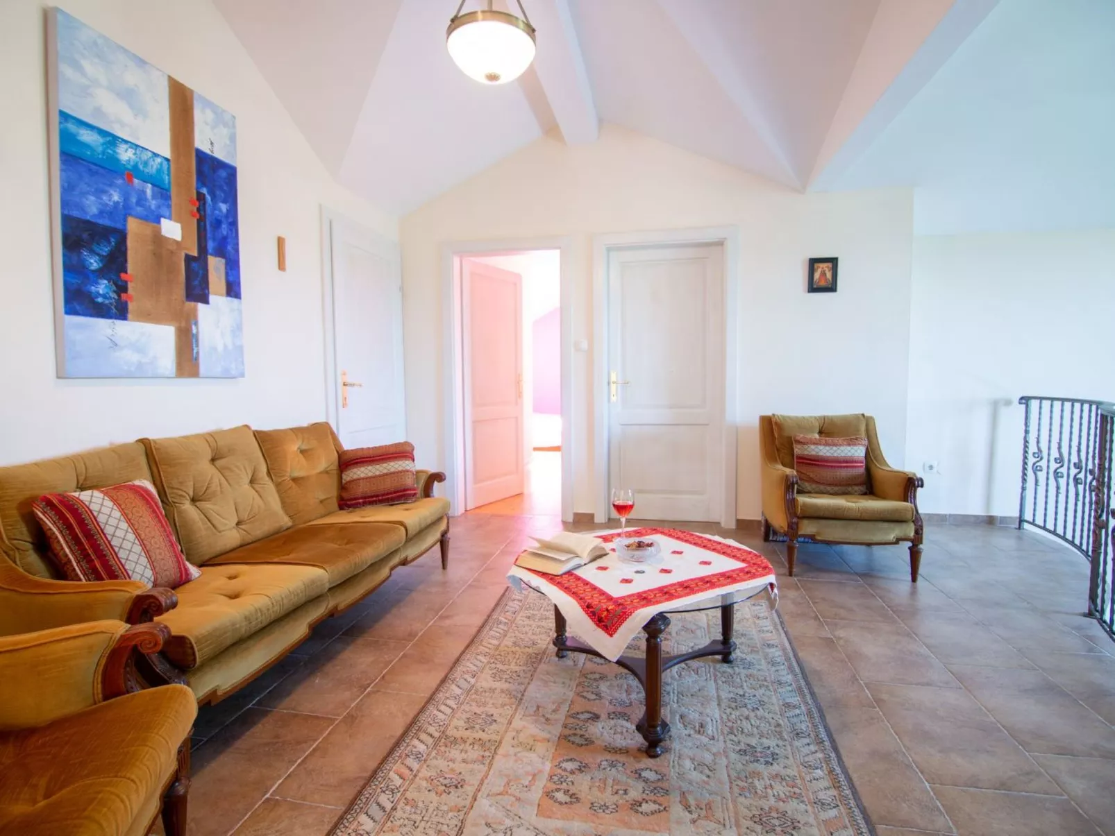 Anwesen "Villa Anton" mit eigenem Pool-Drinnen