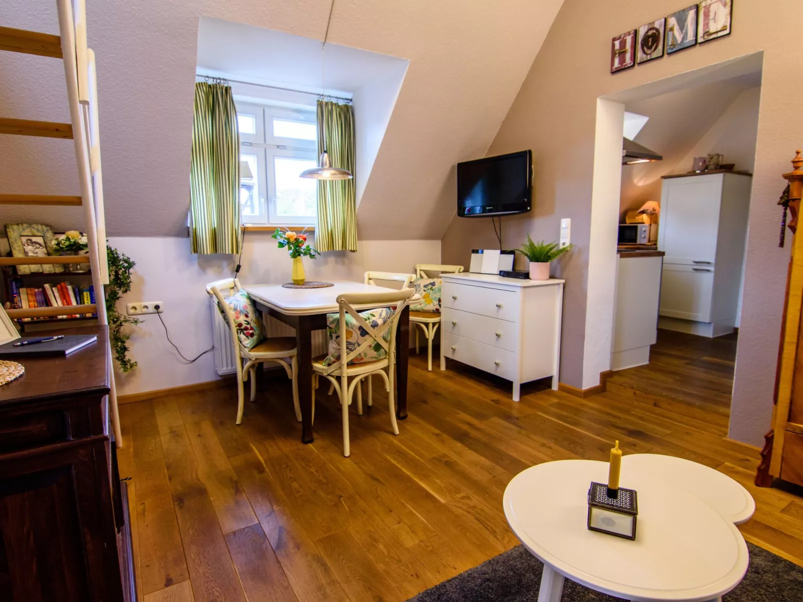 Gemütliche Wohnung in Bracht mit Garten-Inside