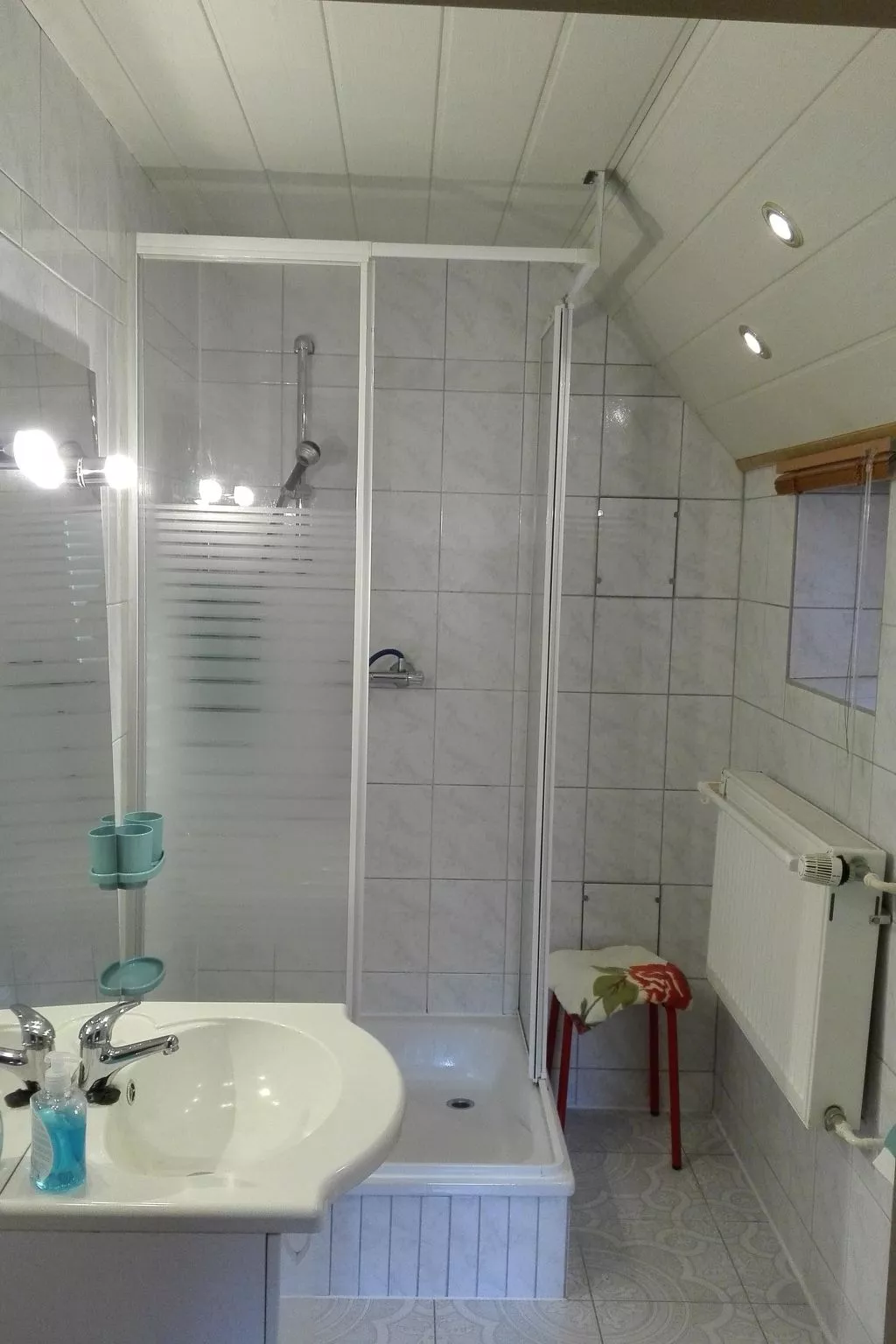 Ruhiggelegene Wohnung mit Garten und Terrasse-Drinnen