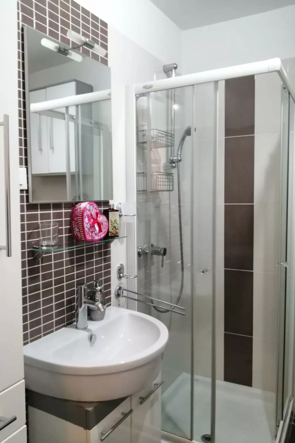 Unterkunf ideal für Stadtbesichtigung  und  Restaurantbesuche  nach dem baden i-Dedans