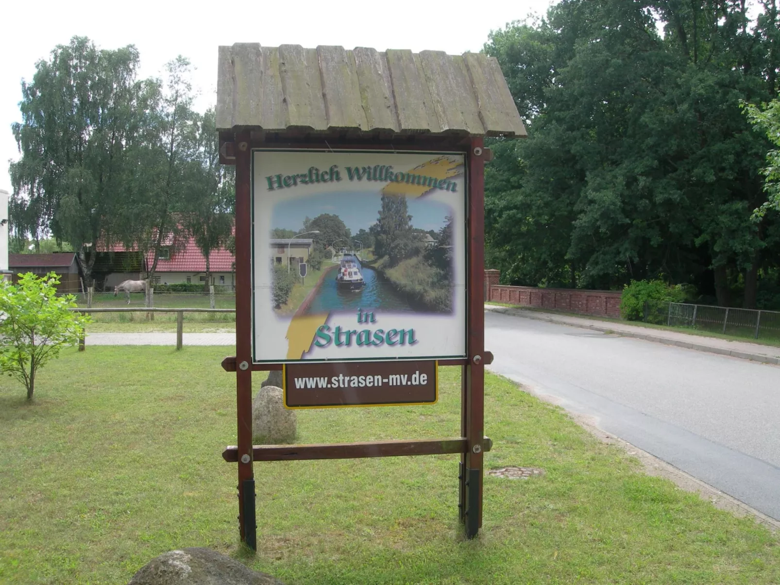 Wasserschleuse in Wesenberg-Strasen-Dedans