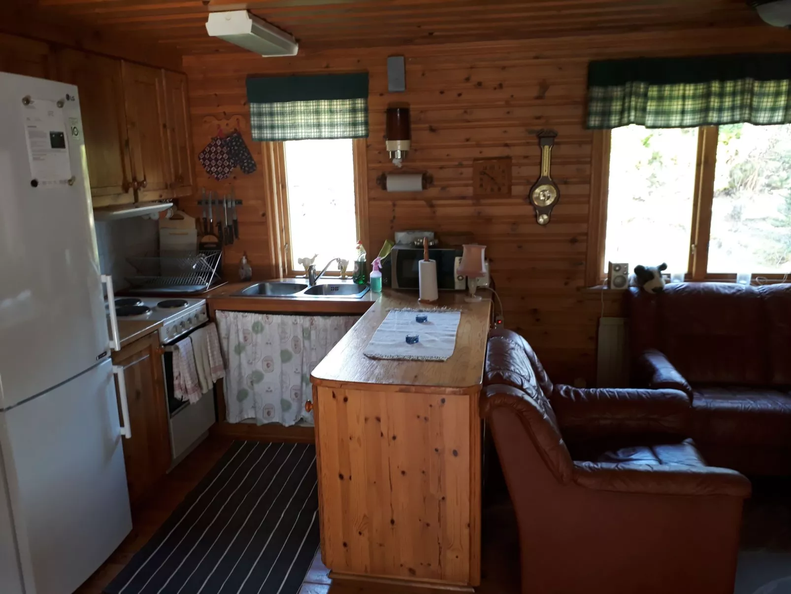 "Flodavägen 39" mit privatem Parkplatz-Inside