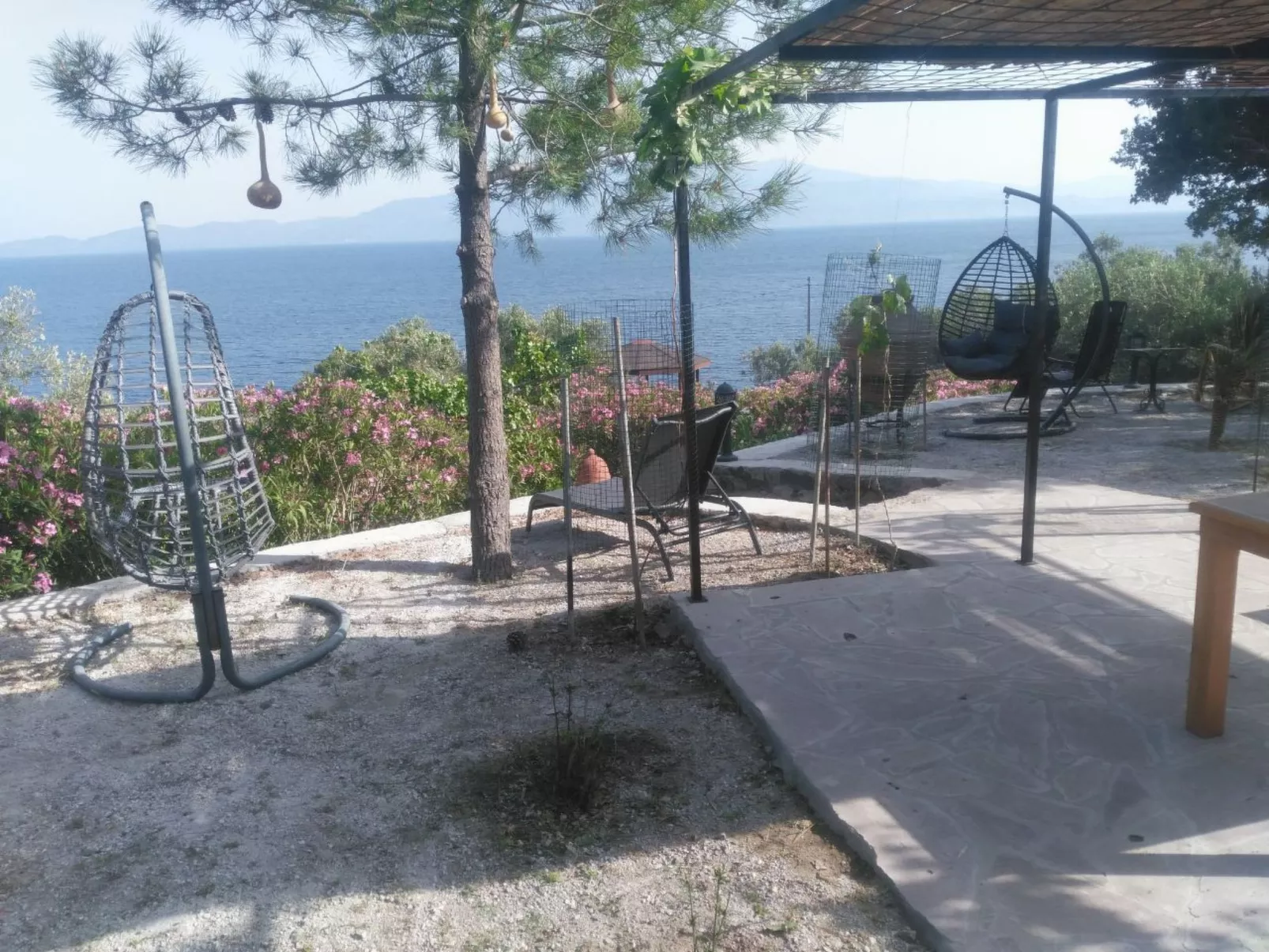 Assos Sivrice Gästehaus-Outside