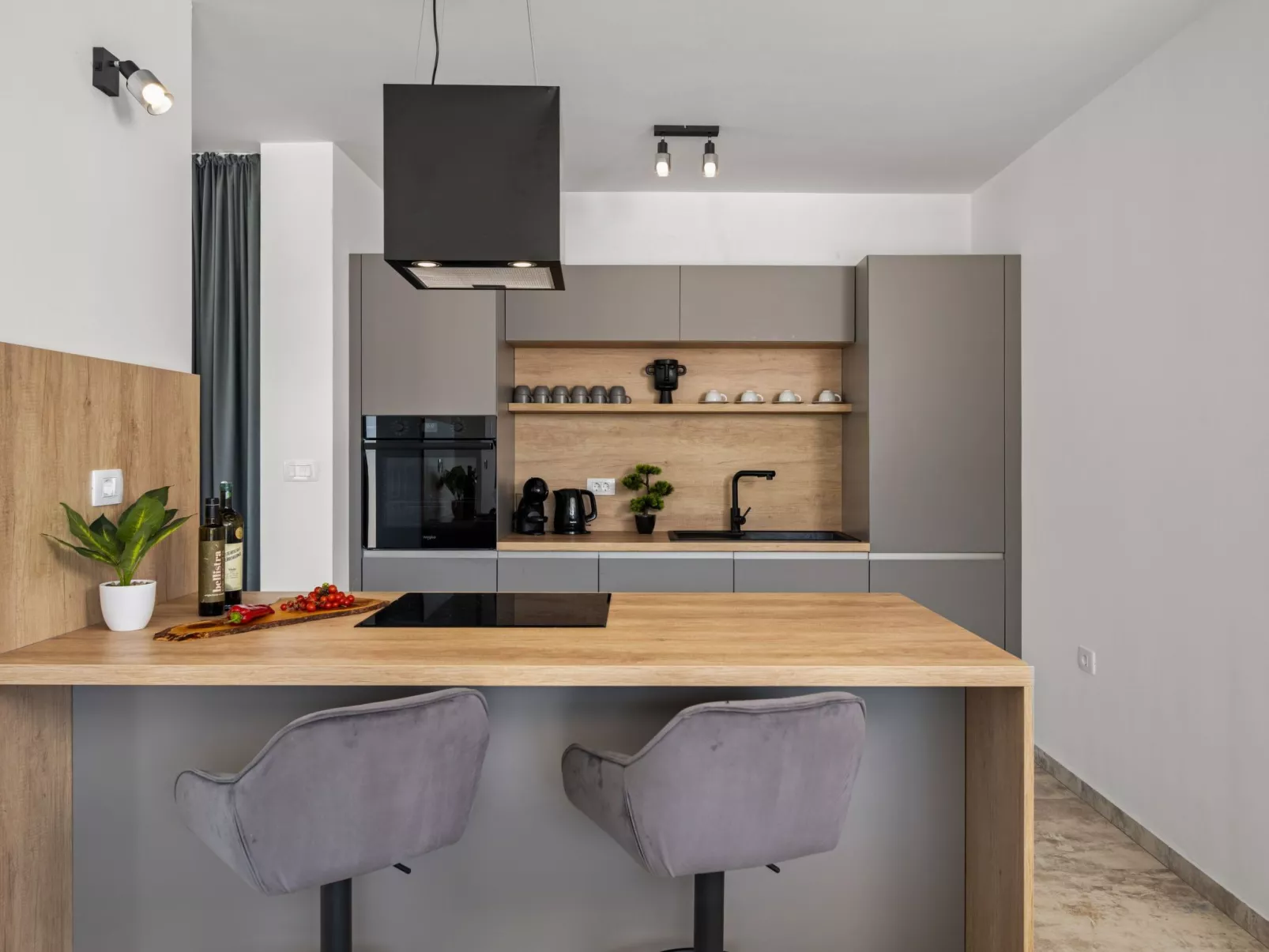 Sunset Villa B-Dedans