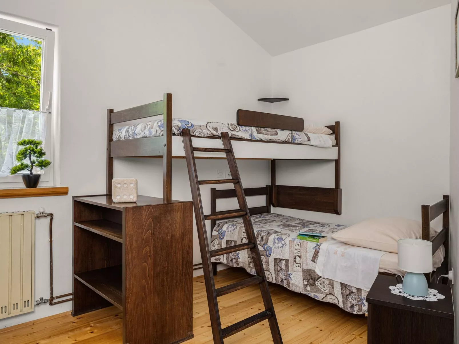 Gemütliches Ferienhaus in Ružići mit Offenem Kamin-Inside