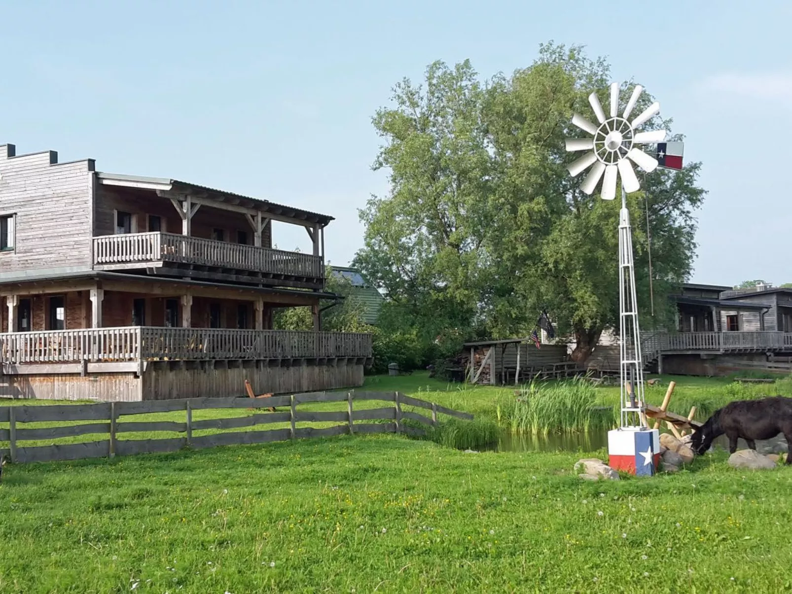 Horse Lake Ranch-Inside