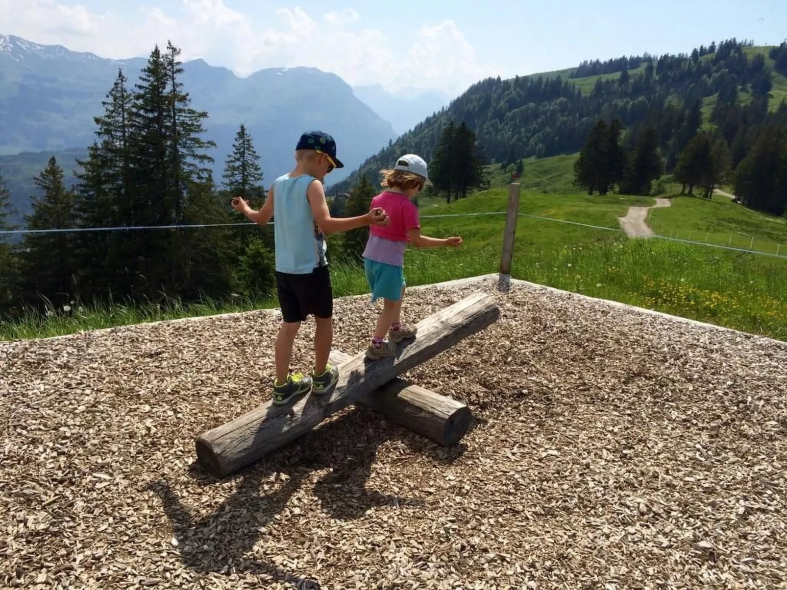 Brunni-Alpthal direkt an den Mythen-Bergen-Outside