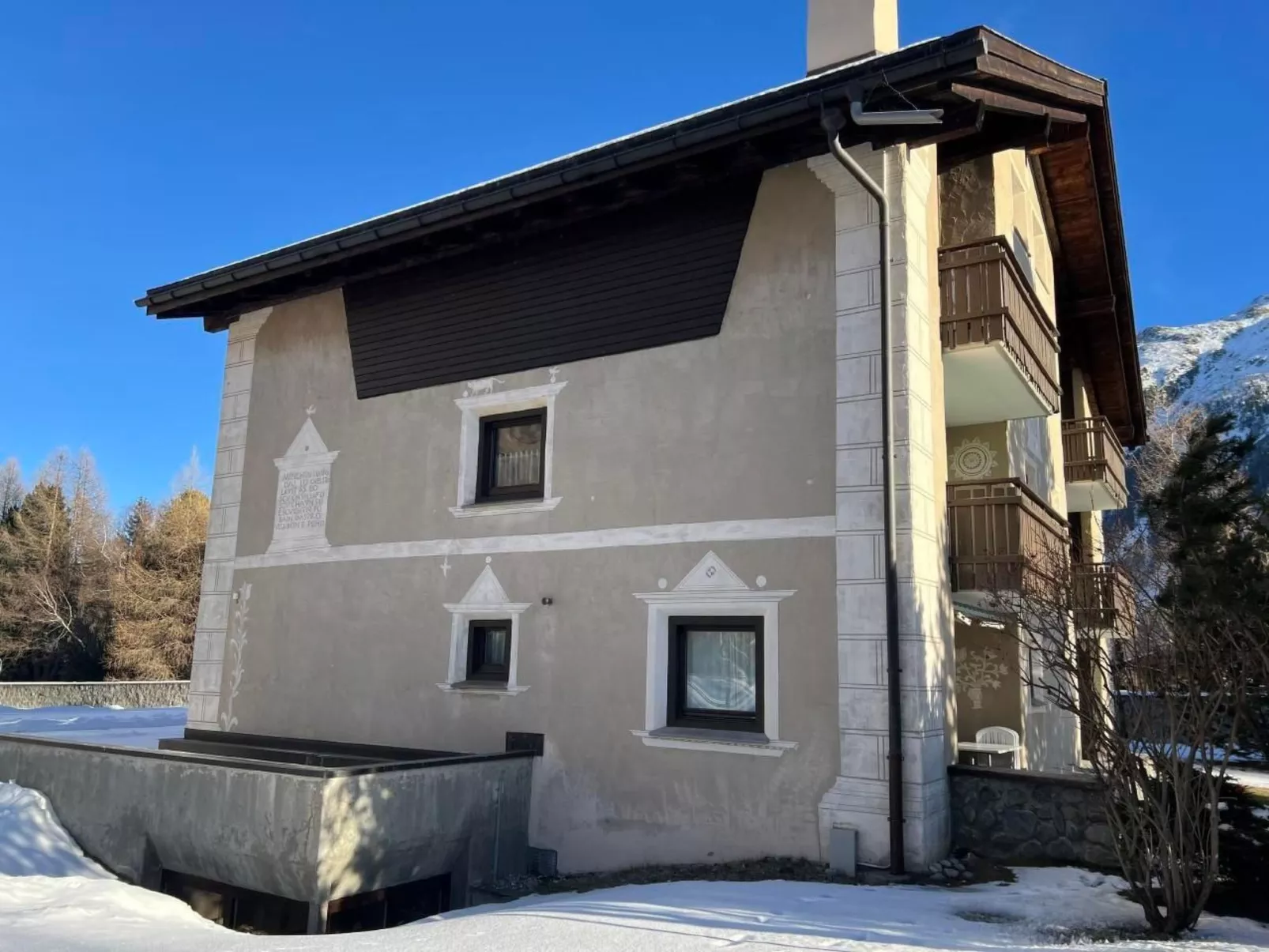 Chesa Arettas-Draußen