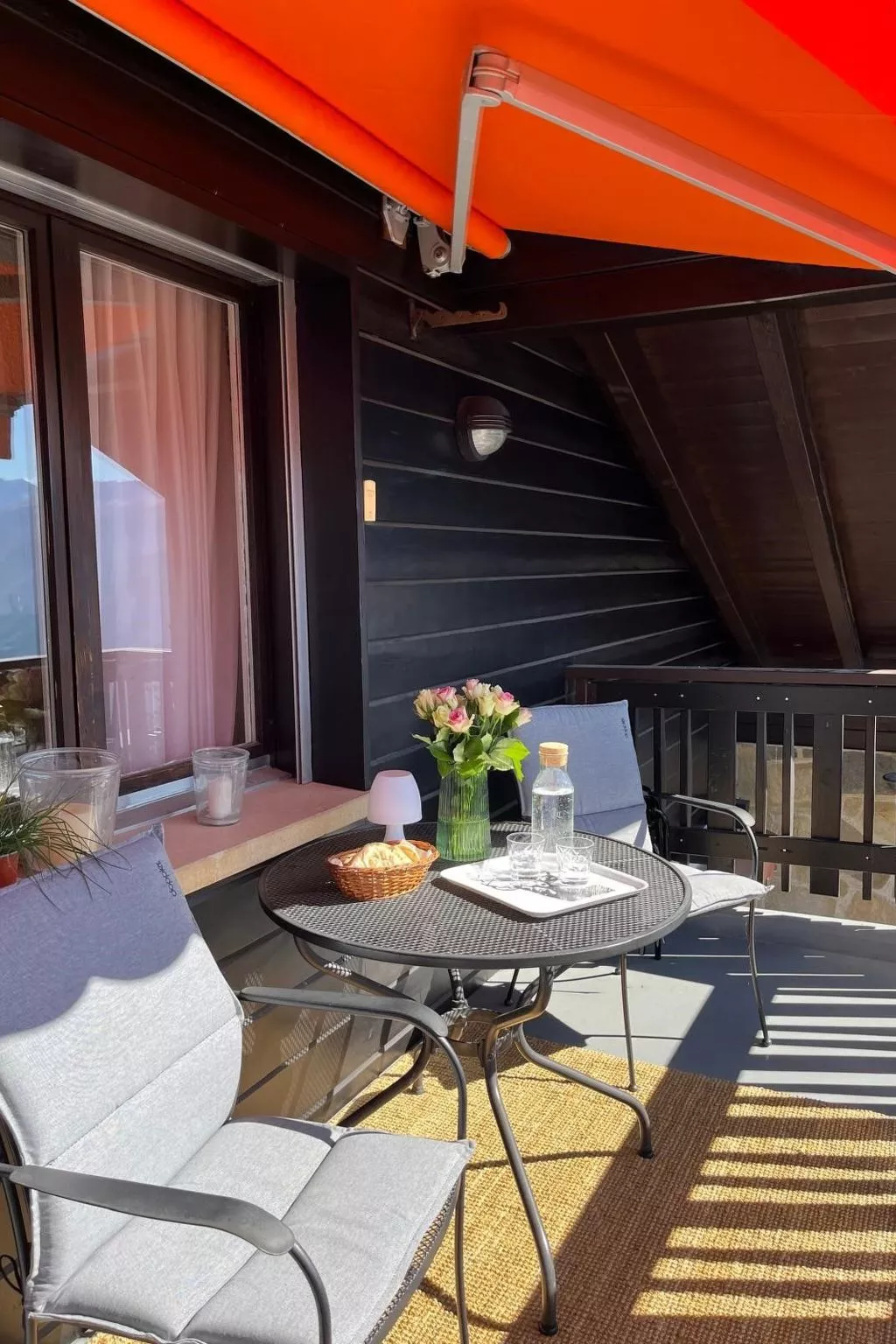 Helle und moderne Dachwohnung-Inside