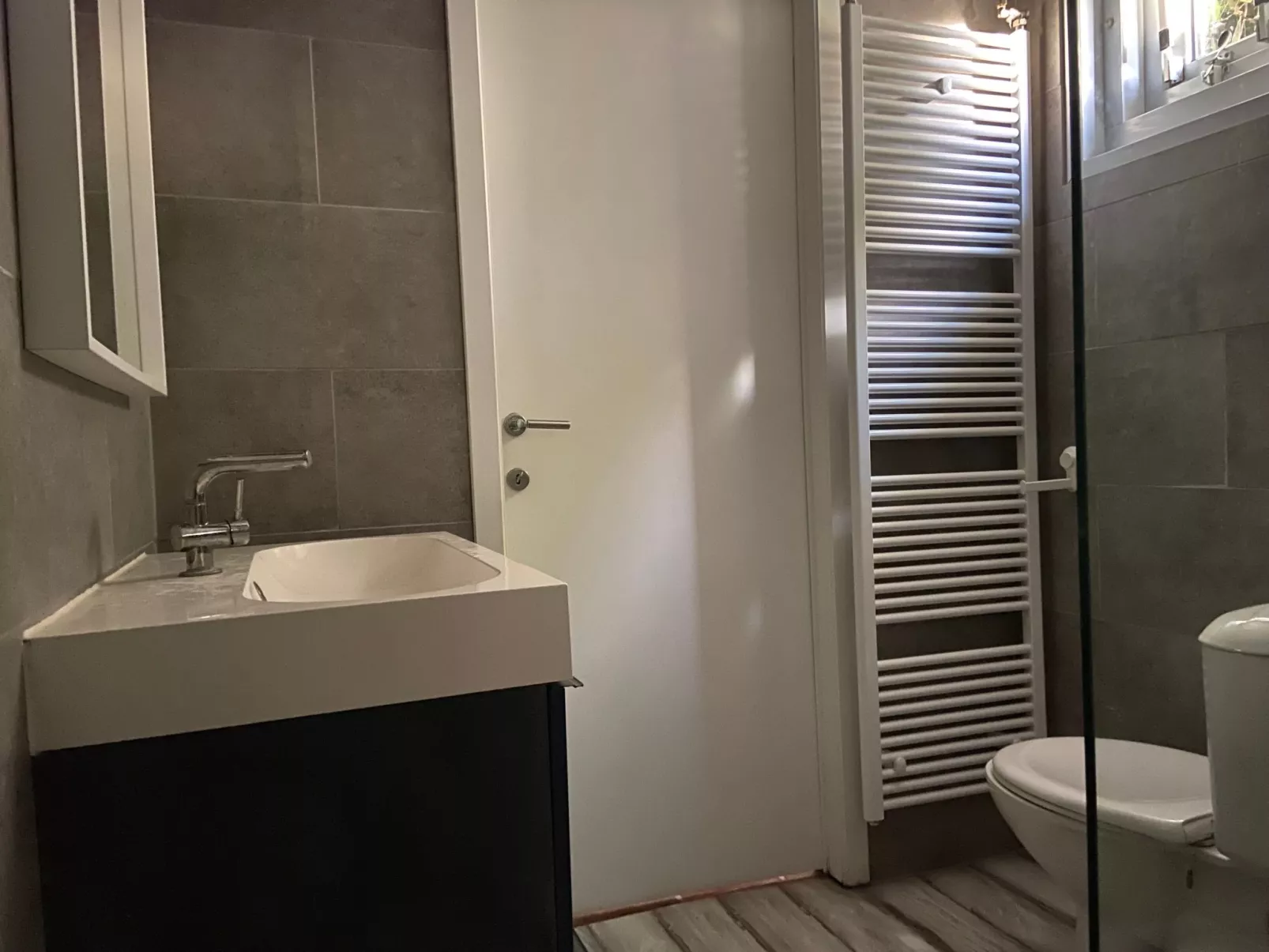 Kleines Haus mit Garten, direkt hinter dem Deich-Drinnen