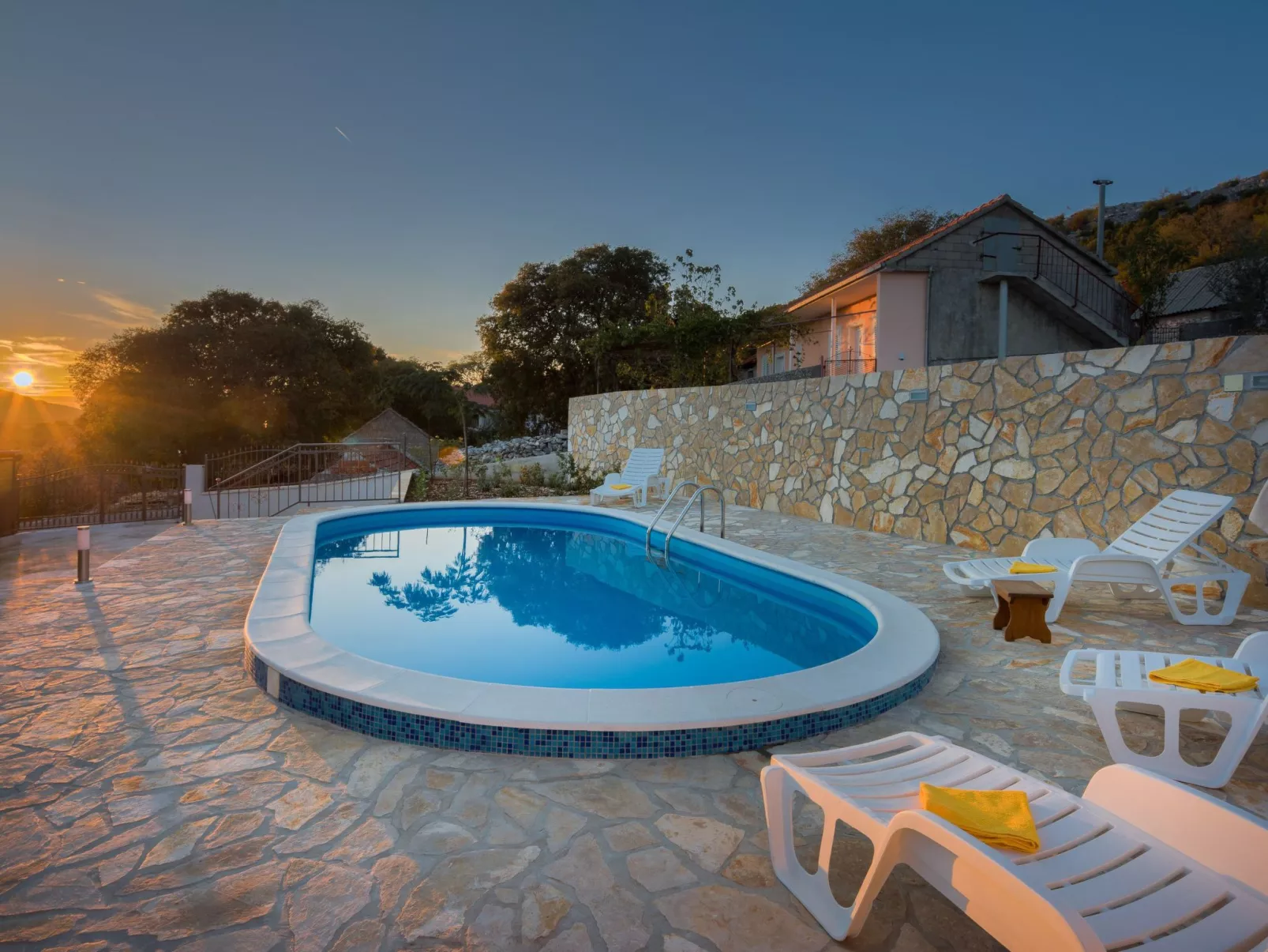 Villa Stara Kula-Outside