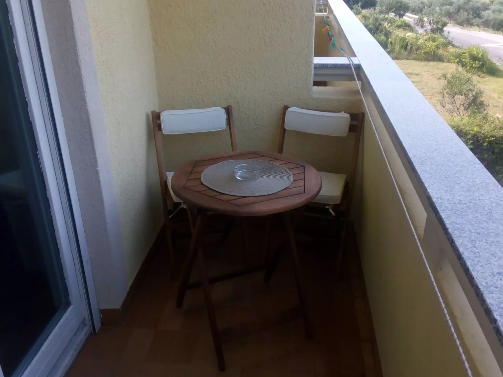 "Violet" mit Swimmingpool-Drinnen