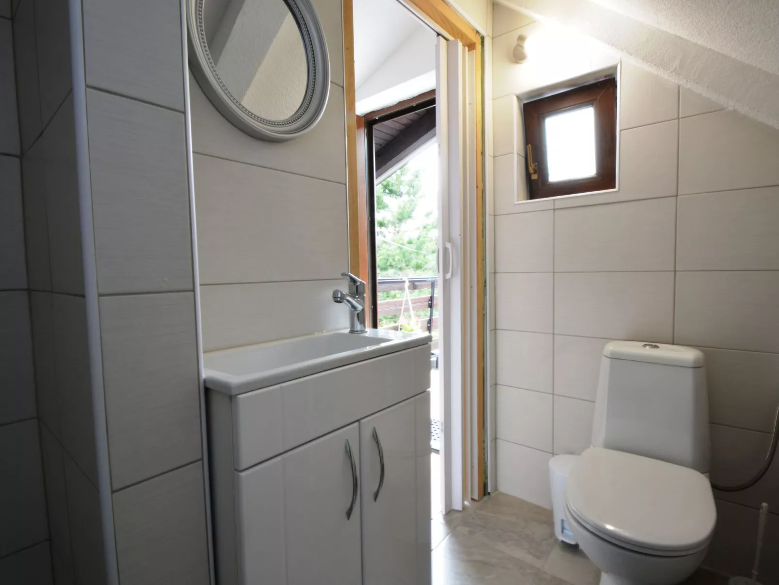 Mit Garten, Grill und Terrasse-Inside