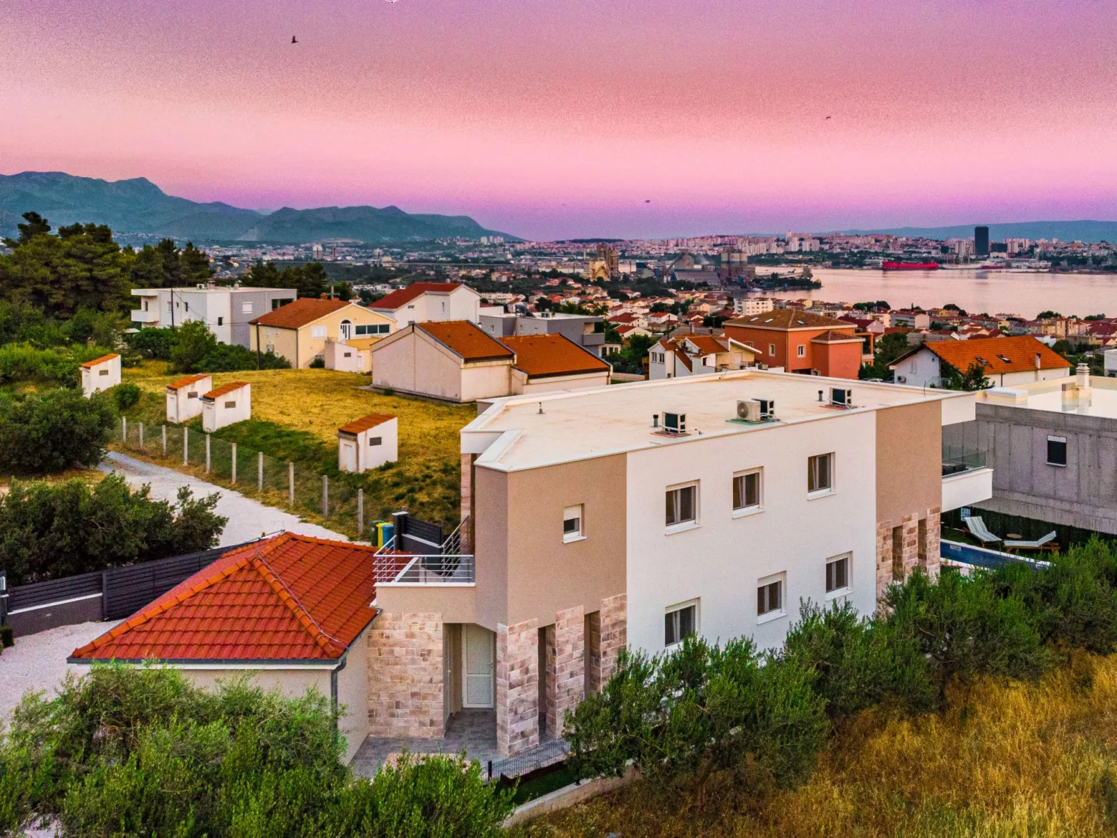 Villa Olea- Pool, Grill, Nähe Flughafen Split-Outside
