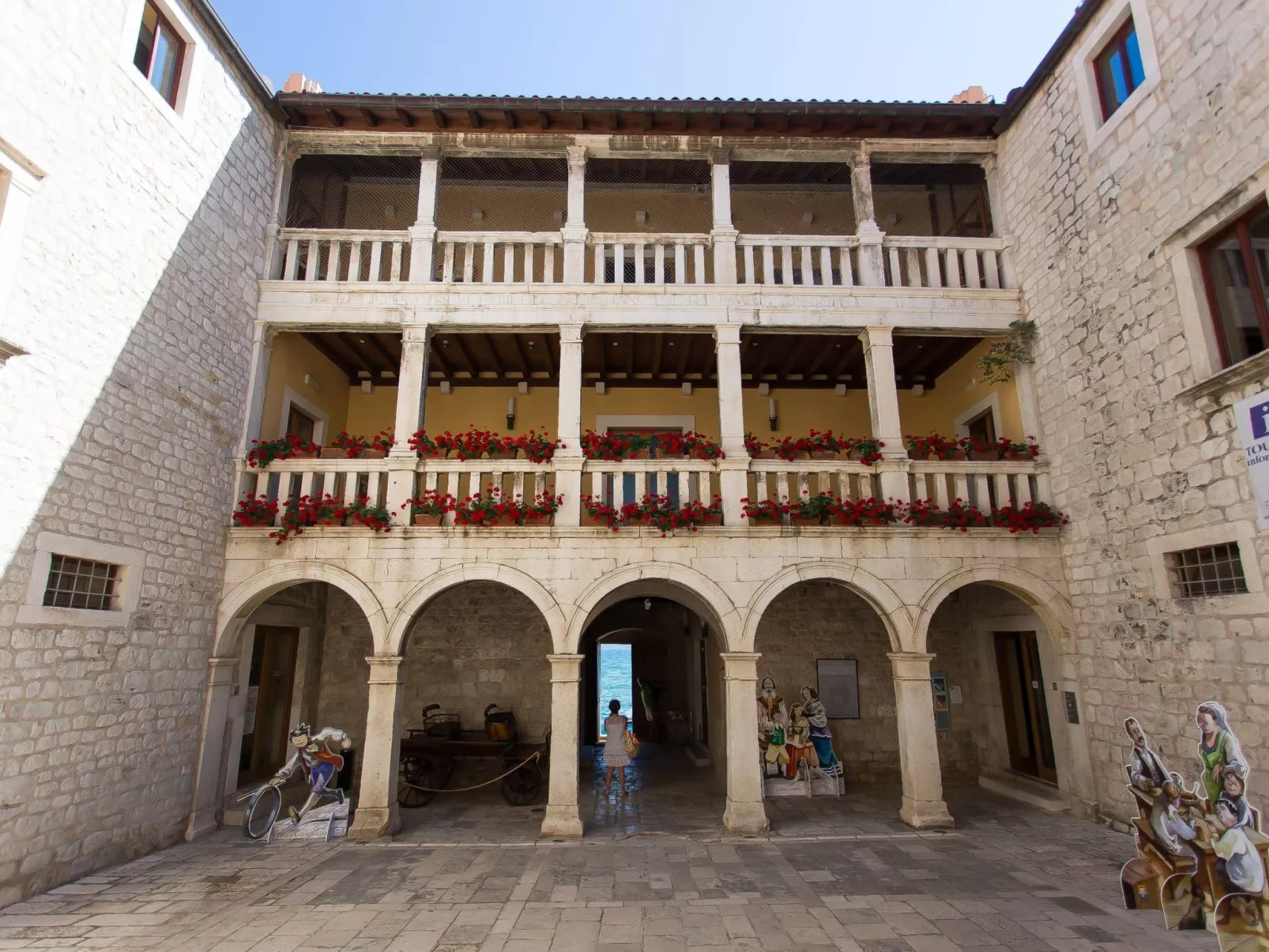 Moderne Meerblick ap.1 mit Pool und Terrasse bbq in der Nähe von Split Trogir-Outside