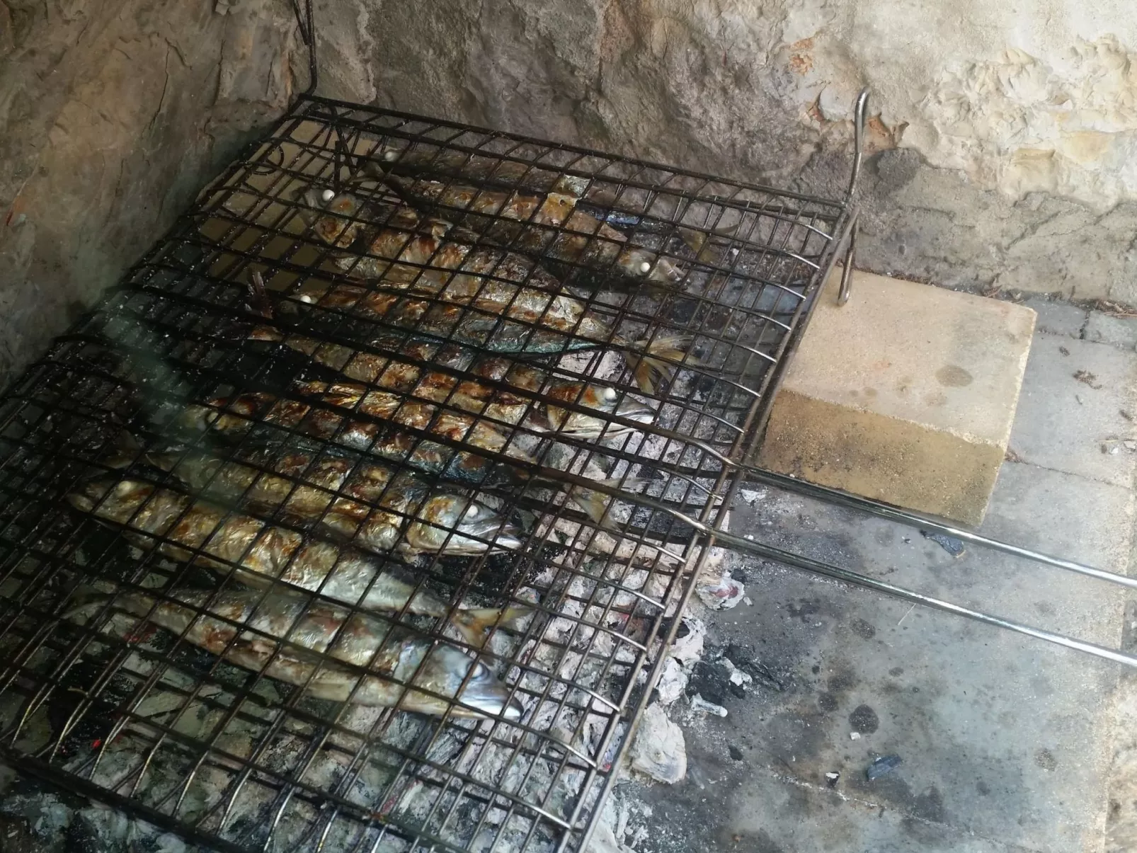 Charmantes Steinhaus mit Pool und Panoramablick-Dehors