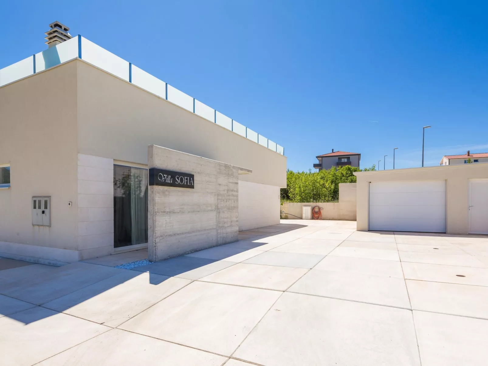 In Dugopolje mit Beheiztem Pool-Outside