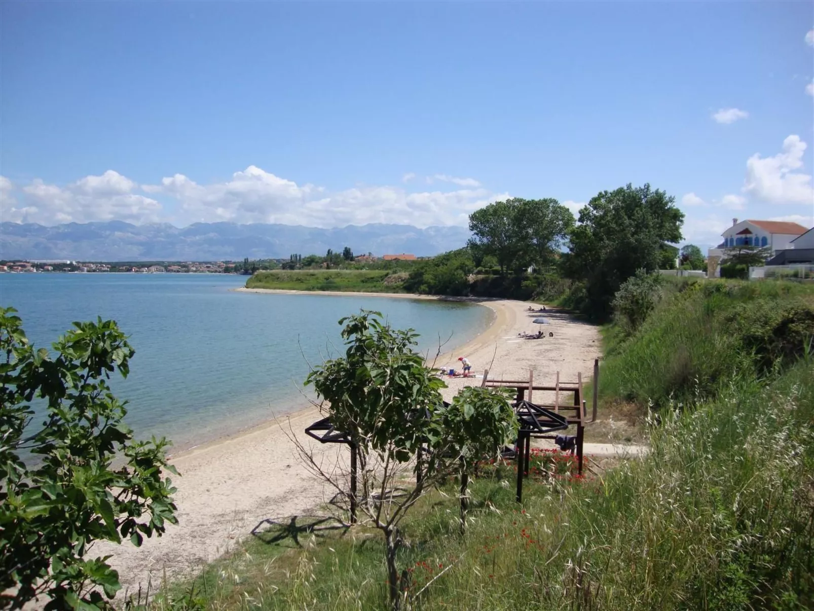 Am Fluss gelegenes Haus mit Galerieschlafplätzen-Inside