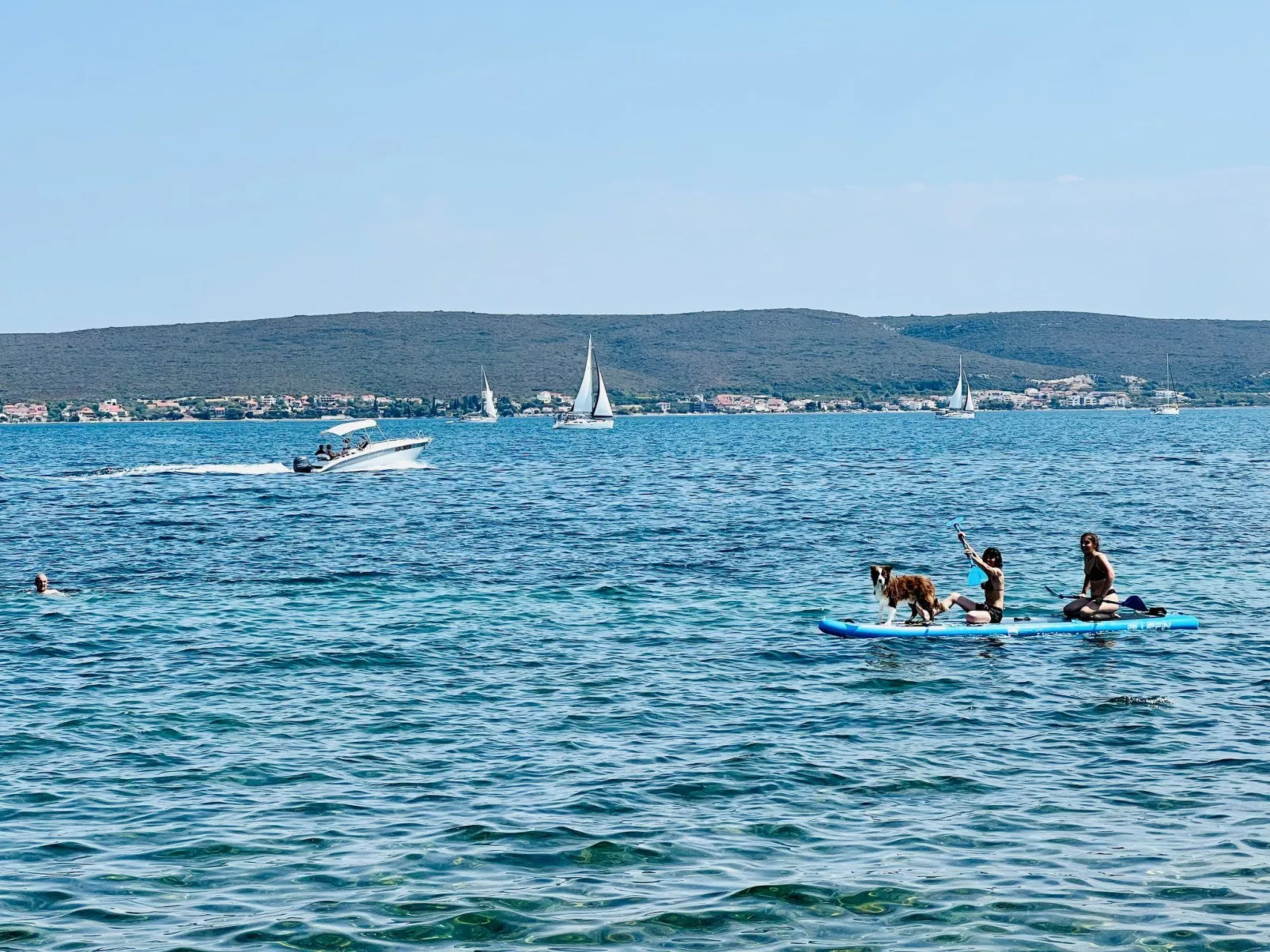 Pasman' Wohnung mit Blick aufs Wasser-Dehors