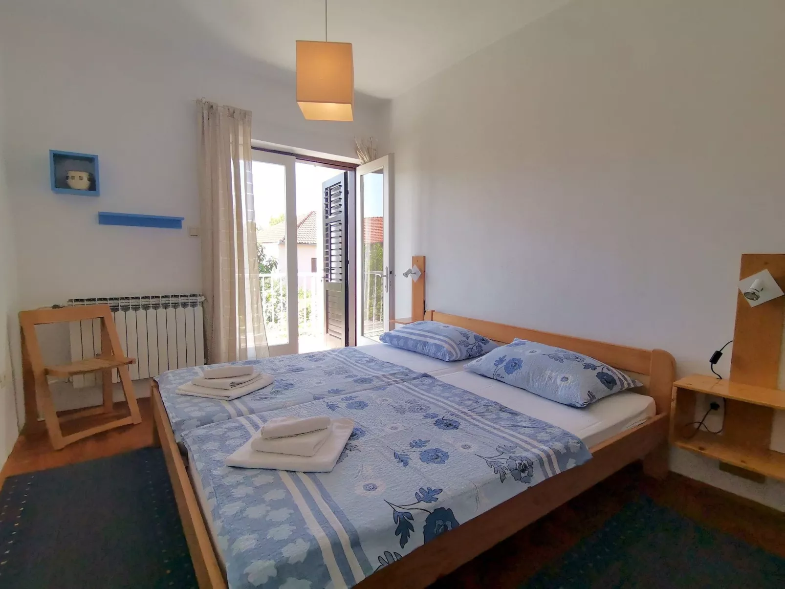 Karmen auf zwei Ebenen mit Garten-Dedans