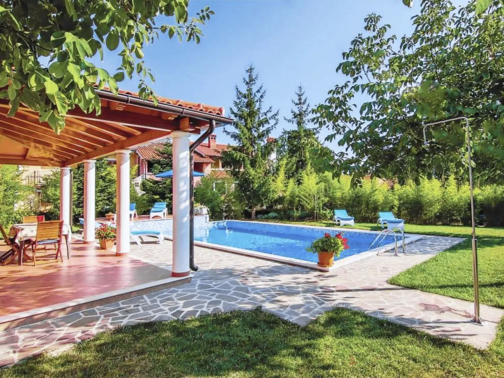 Valmonida mit Pool-Inside