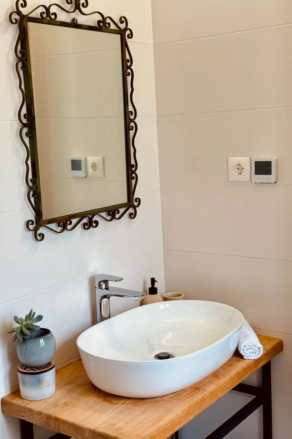 Ferienvilla mit Garten, Grill und Terrasse-Drinnen