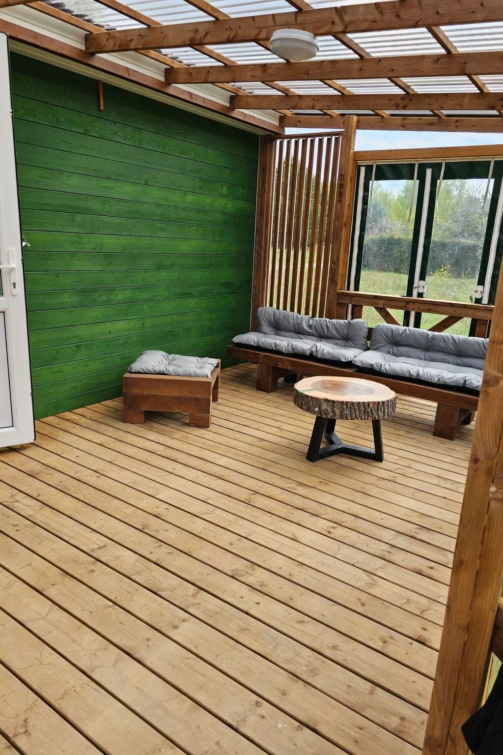 Ganzjährig bewohnbares Ferienhaus - grün-Drinnen