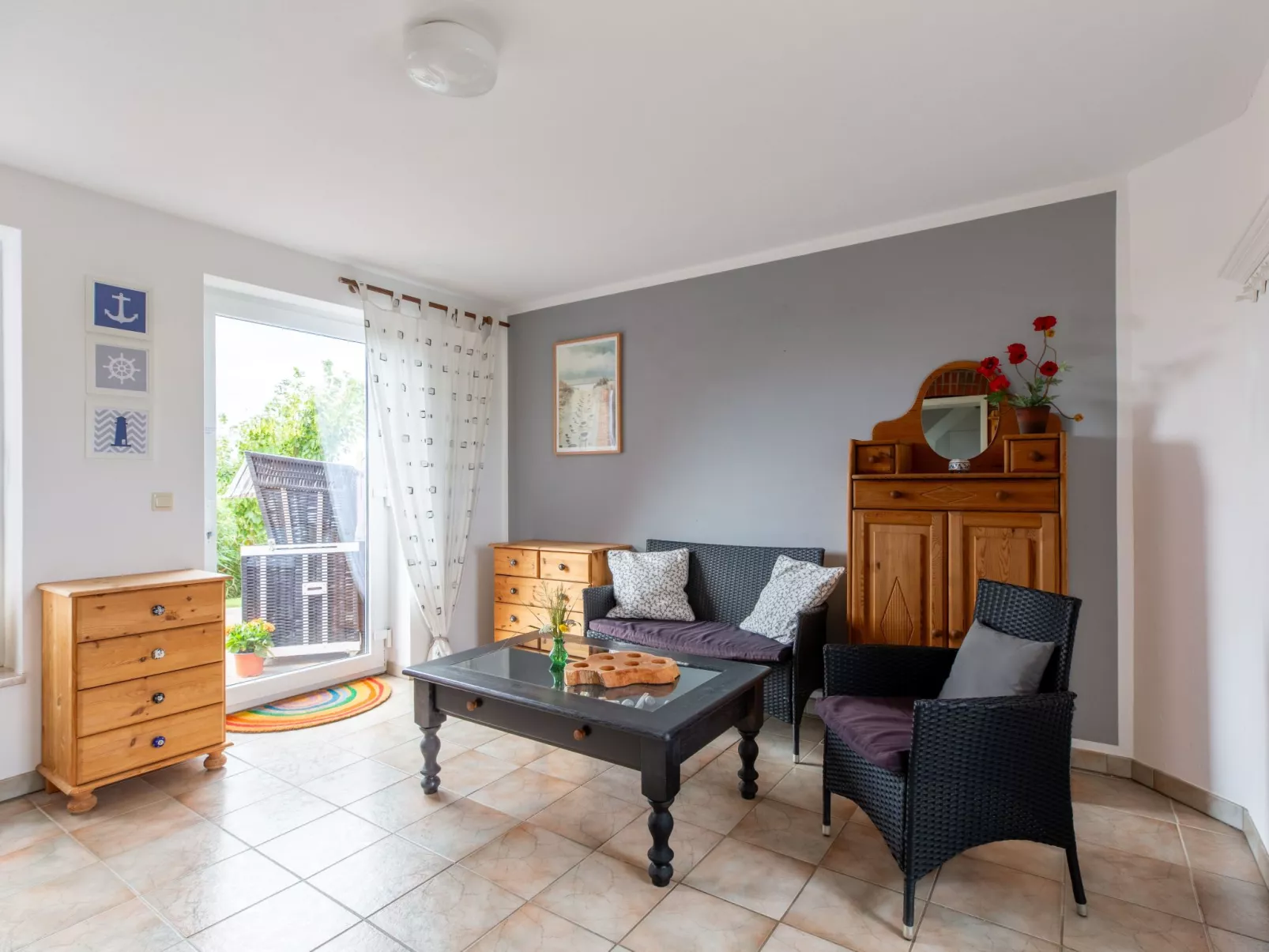 Nice Holidays-Inside