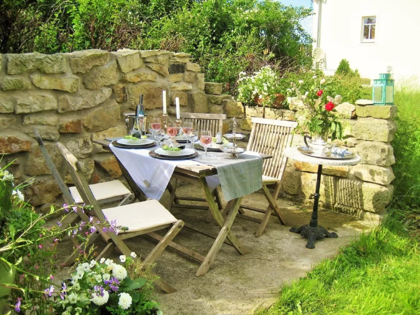 Villa mit Garten, Grill und Terrasse-Outside