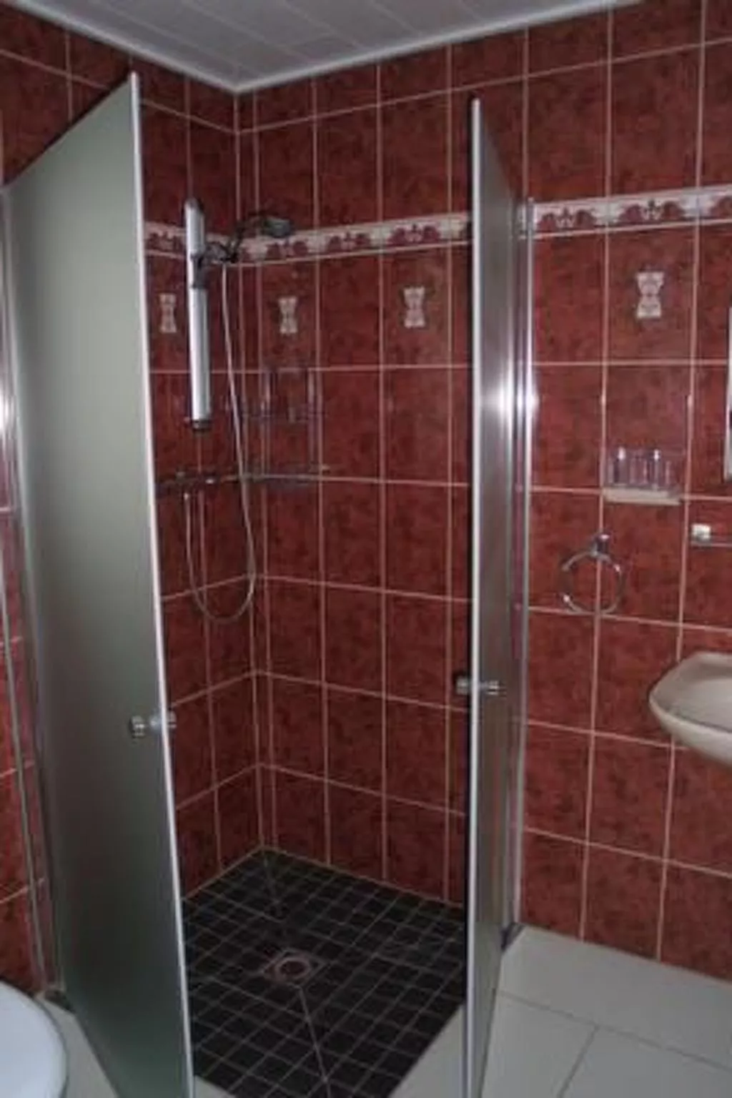 Mit Garten, Grill und Terrasse-Inside