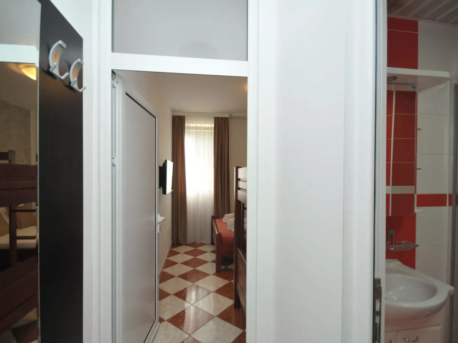 Wohnung mit Waschmaschine und Geschirrspüler-Inside