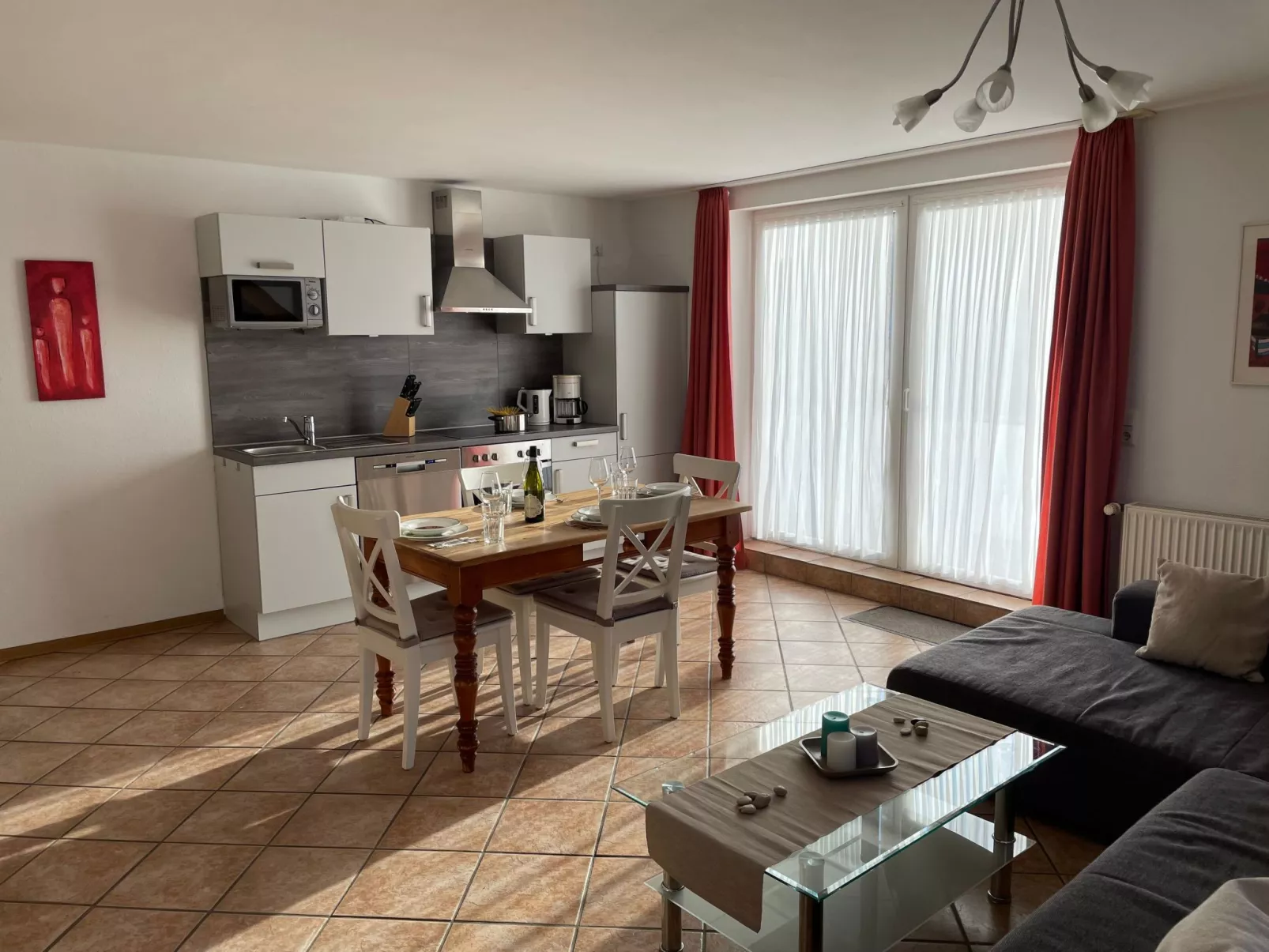 Einladende Obergschosswohnung mit sonnigem Balkon-Inside