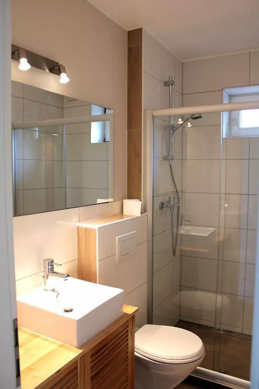 Mit Stellplatz mitten im Grünen-Inside