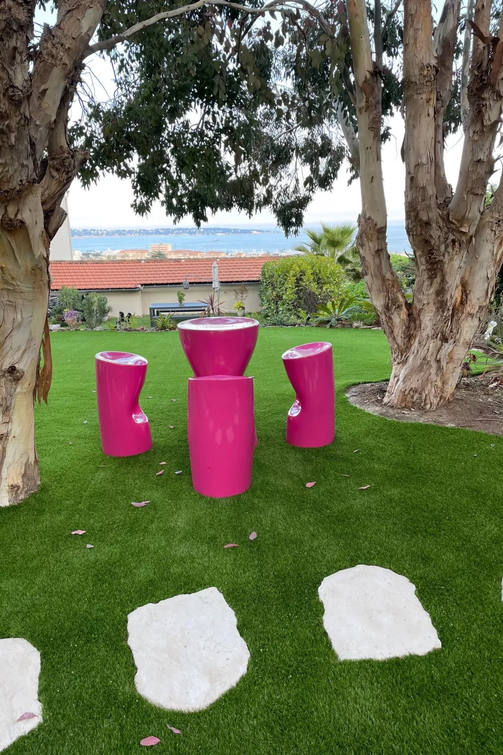 Ferienvilla mit Blick auf das Wasser-Outside