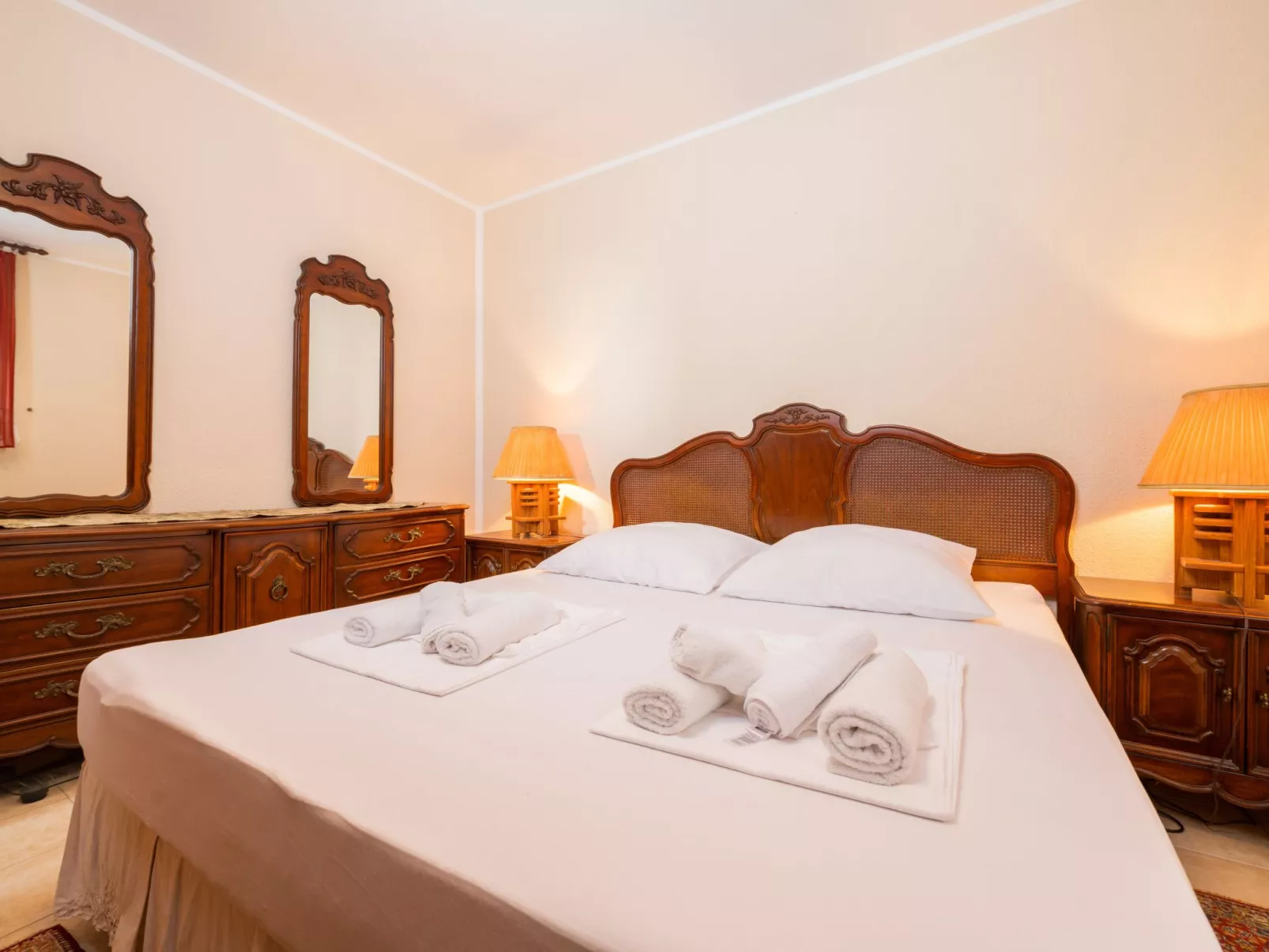 Sara-Image-tags.info