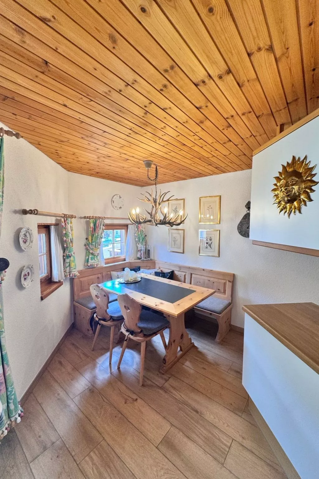 Chesa Blais, 2. OG-Drinnen