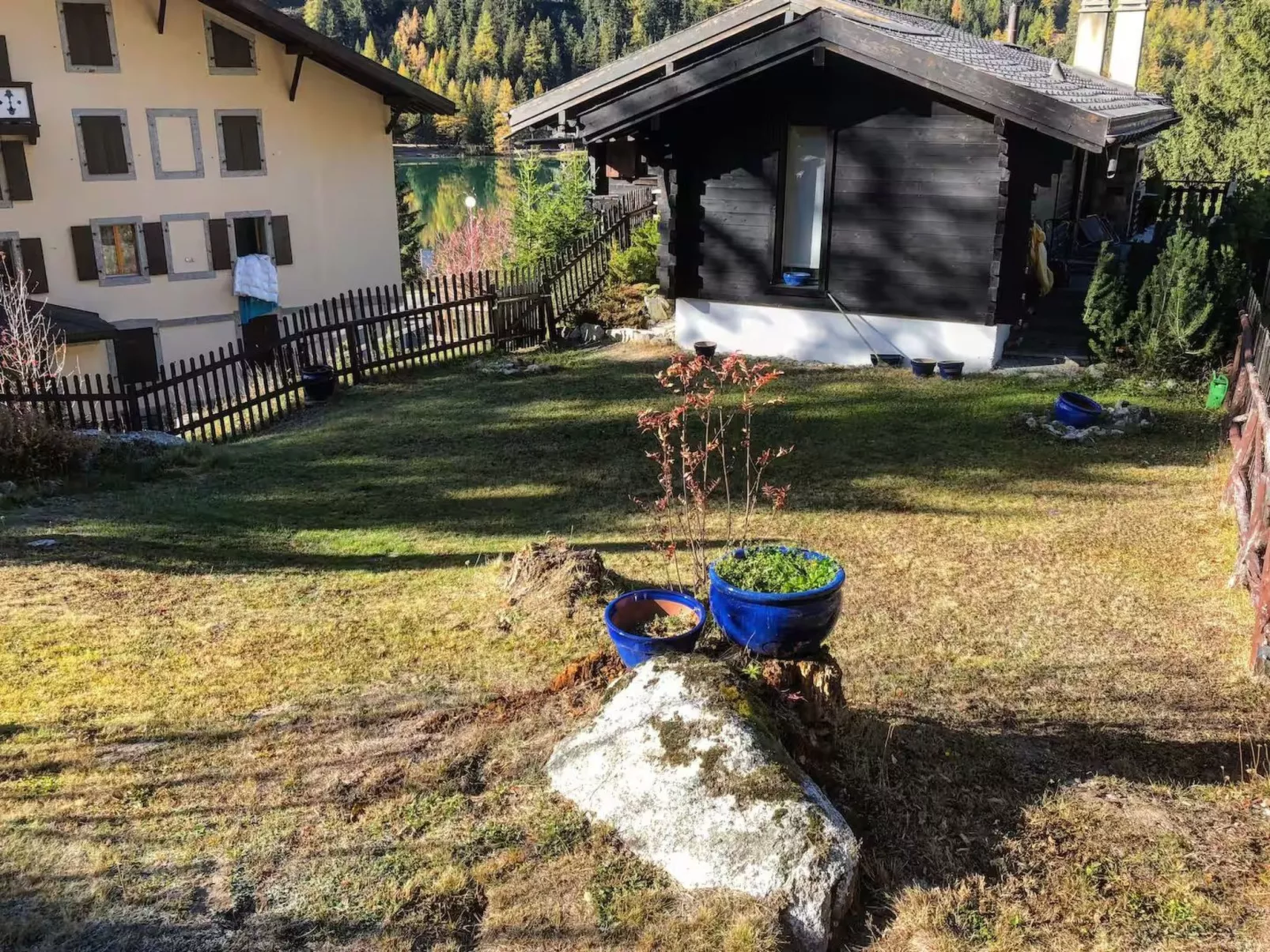 Chalet mit Seeblick, Jacuzzi, Sauna und Garten-Outside