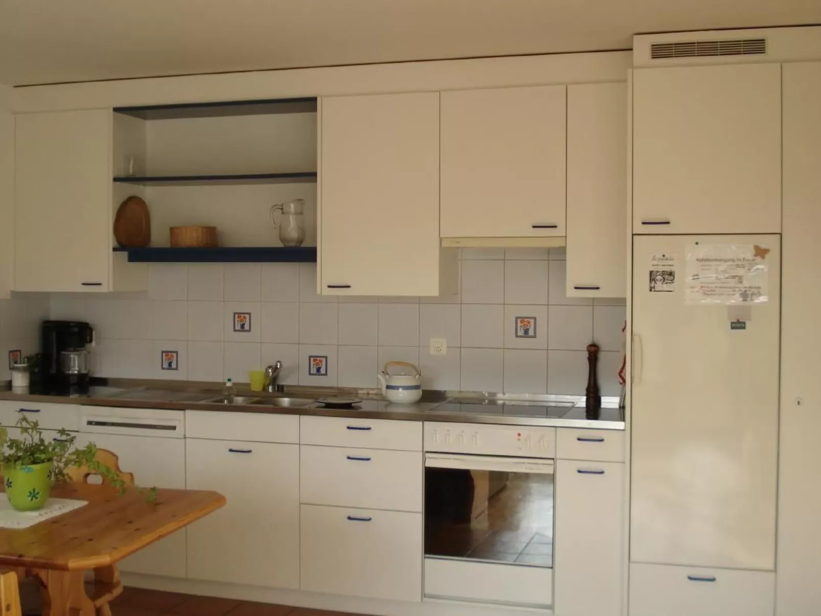 Drei 1/2 -ZiWohnung-Dedans