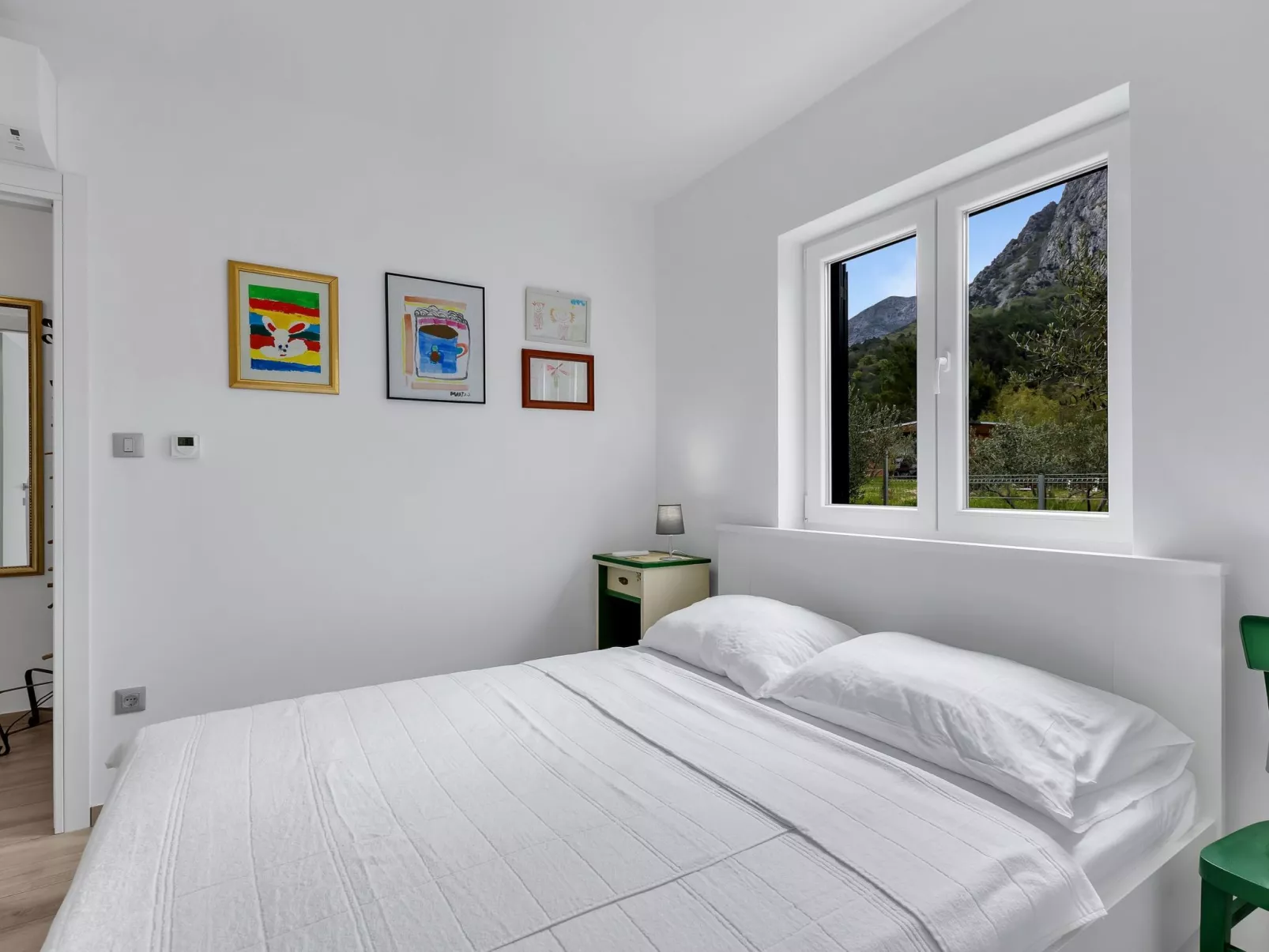 Alleinstehendes Ferienhaus mit Pool und drei Sch-Image-tags.info