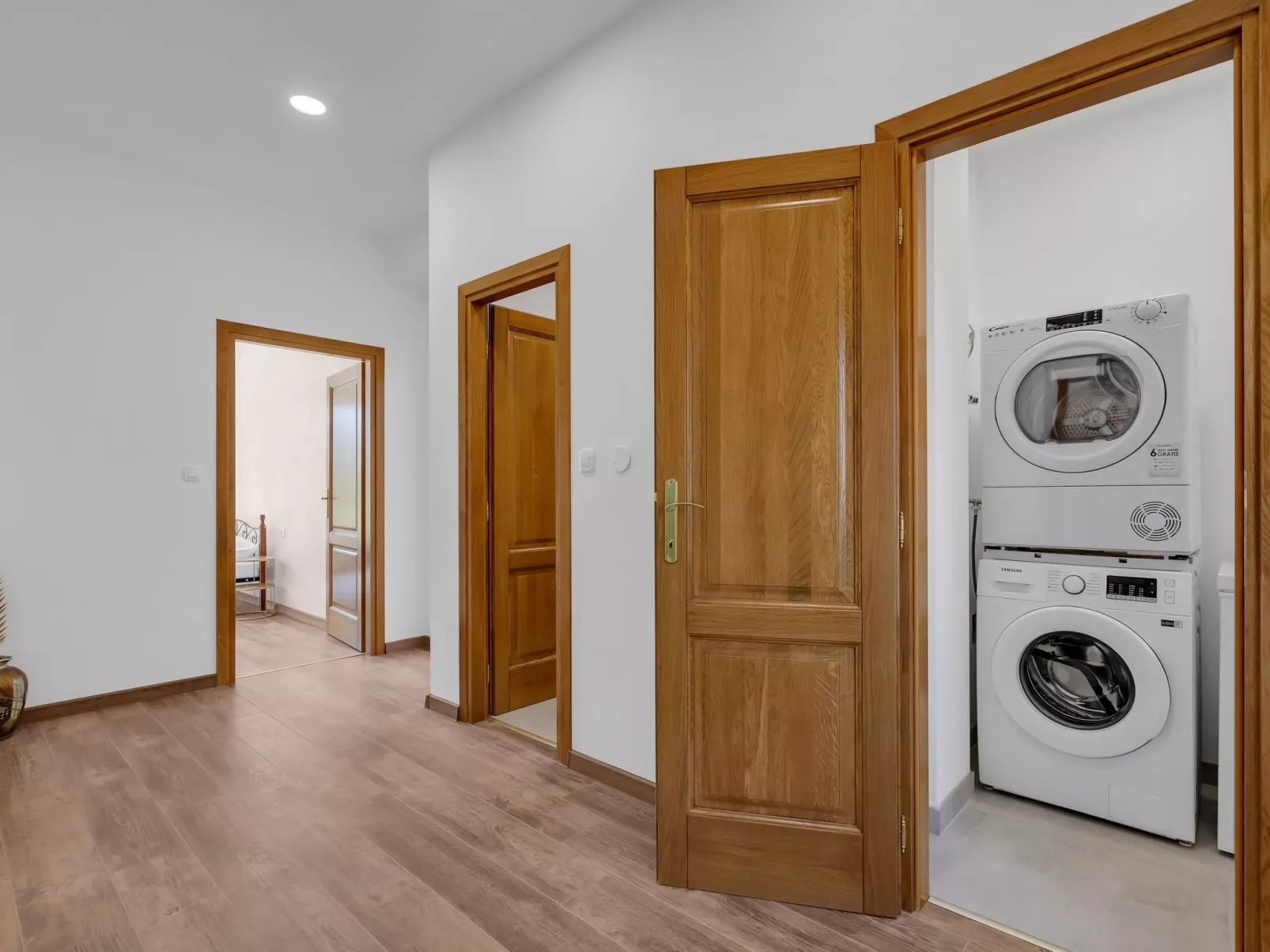 Alleinstehende Villa Slime mit Pool und Garten-Image-tags.info