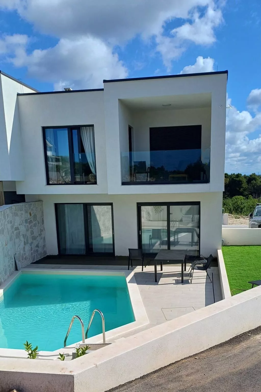 Villa Montini mit Pool und Meerblick-Outside