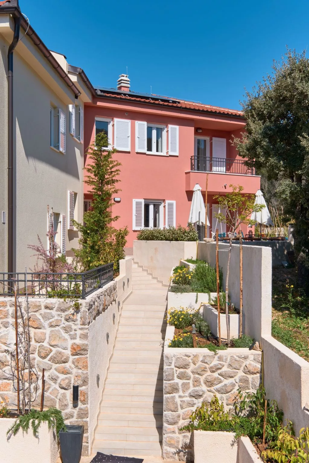 Mea Cres Sonnenvilla-Outside