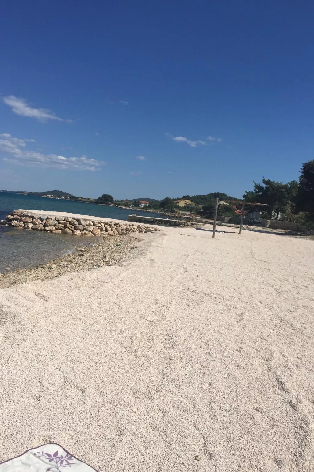 Für sechs Personen mit Terrasse im Erdgeschoss gelegen-Outside
