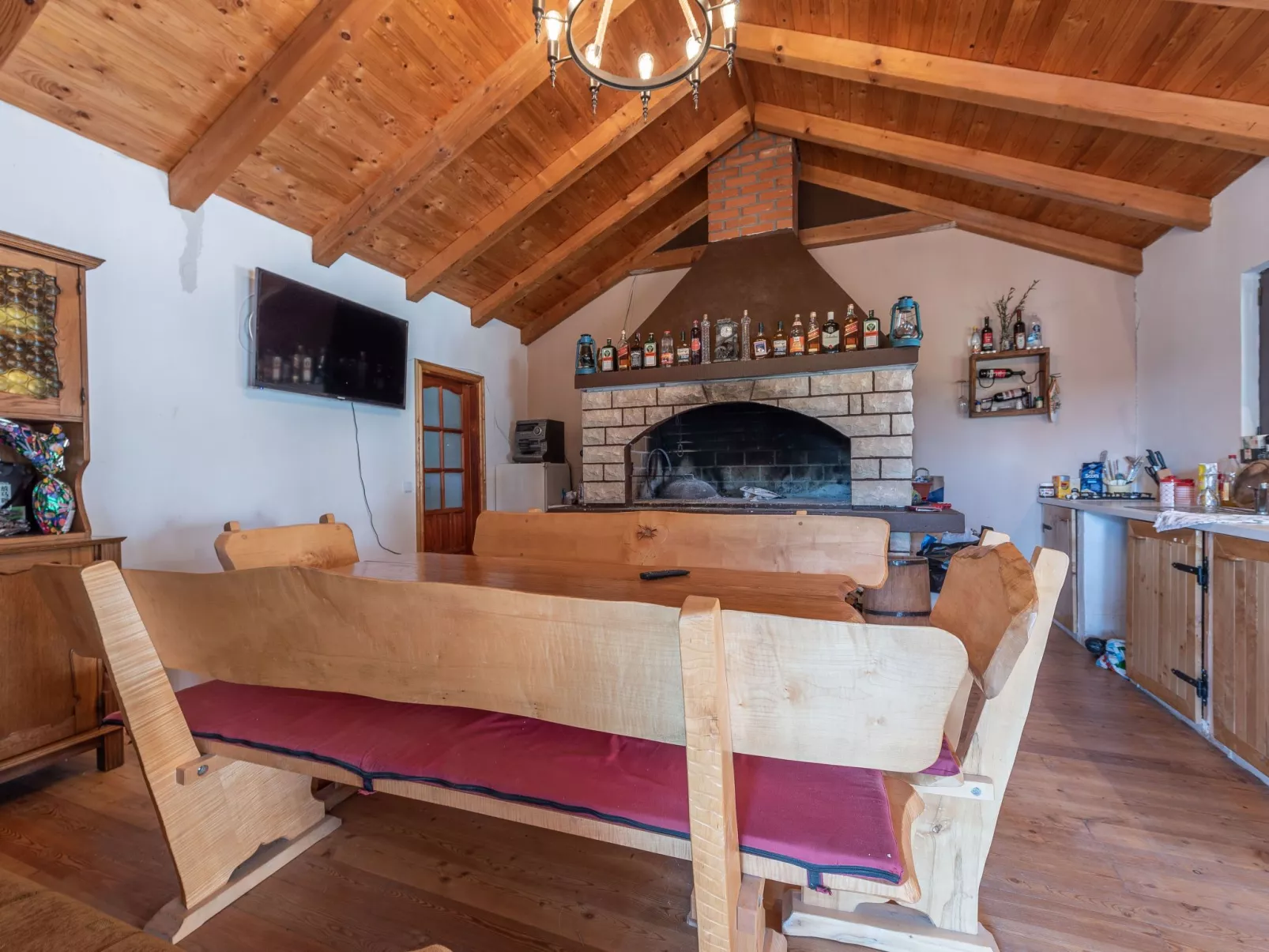 Rustica Casa Augustinus mit Pool-Drinnen