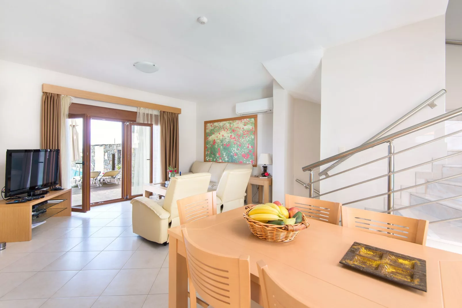 Villas Horizon Line / Villa Ariti / Kiotari-Dining room