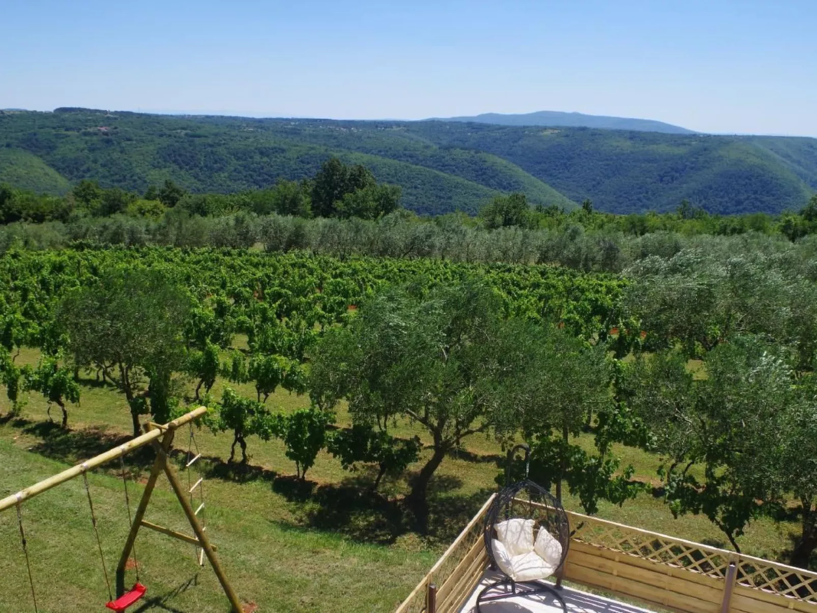Wohnung mit privatem Pool und herrlicher Aussicht-Outside
