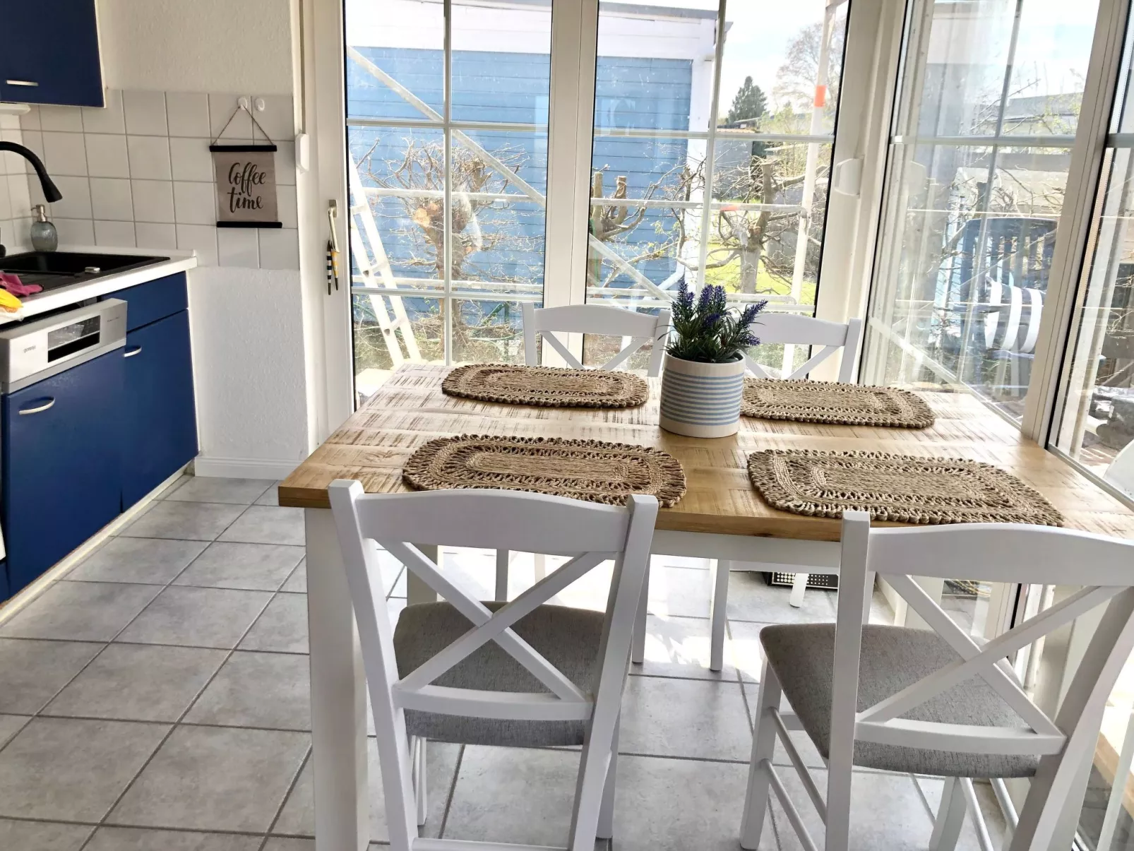 Strandhaus am Wasser-Image-tags.info